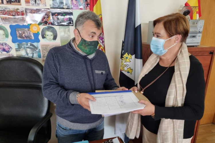 entrega-firmas-leopoldodominguez