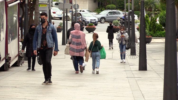 gente-paseos-ciudadanos-1
