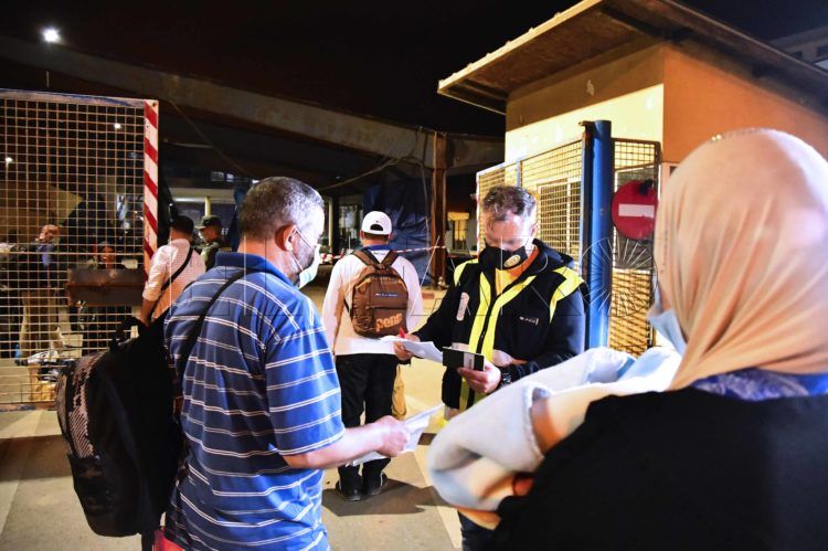 repatriacion-frontera-puertas