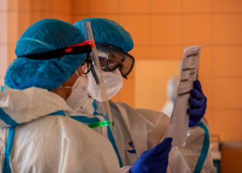 sanitarias-miran-papel-coronavirus-praga