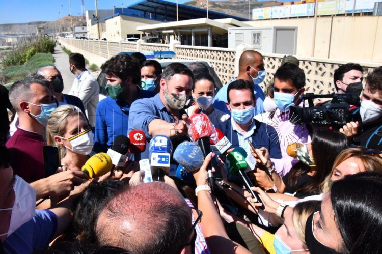 abascal-visita-frontera-crisis-migratoria-vox-2