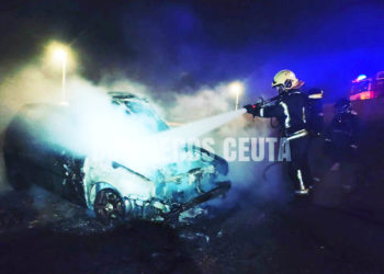 bomberos-incendio-coche-principe-felipe