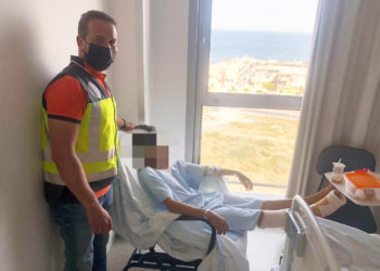 policia-nacional-menor-usama-techo-nave-tarajal-hospital