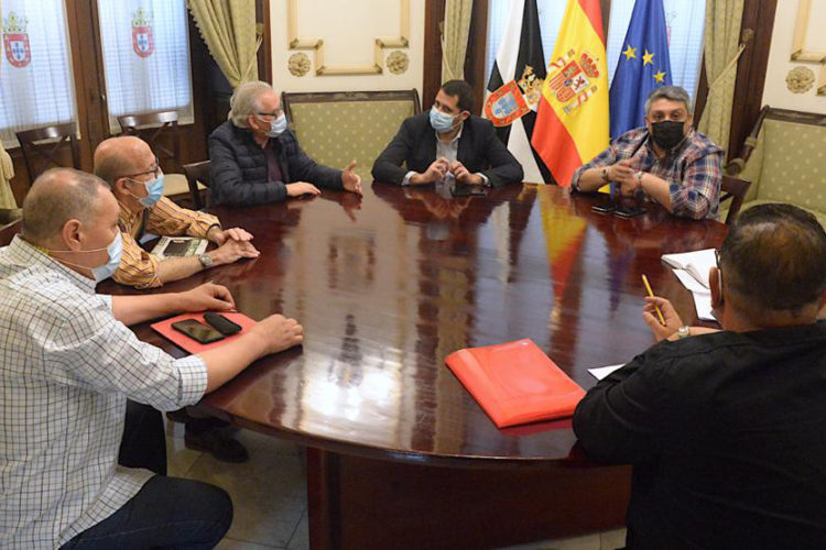 reunion-taxistas-alejandro-ramirez-yamal-dris