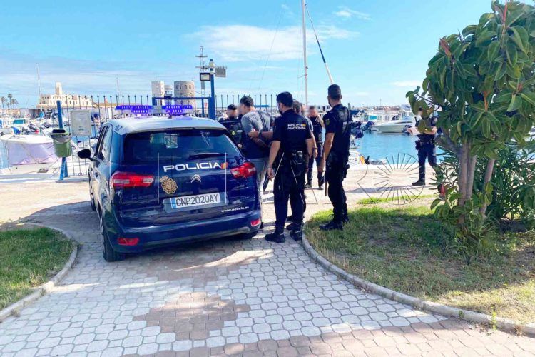 detenidos-robo-puerto-deportivo