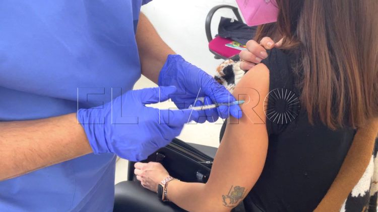 vacunacion-jeringuilla-coronavirus