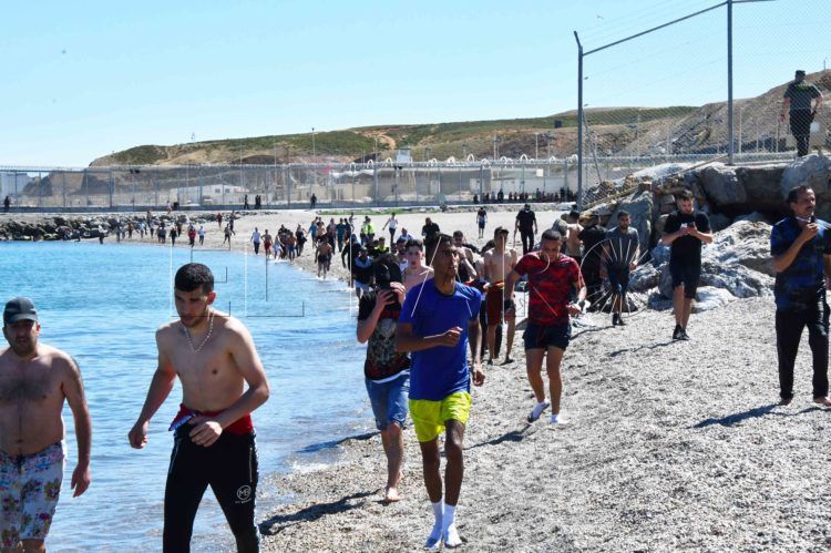 entrada-inmigrantes-tarajal-mayo