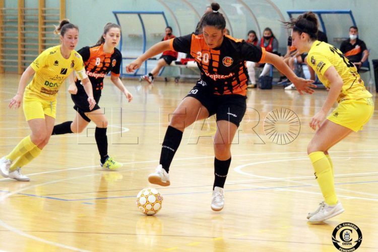 Maura Scaletti, en un partido del CD Camoens.
