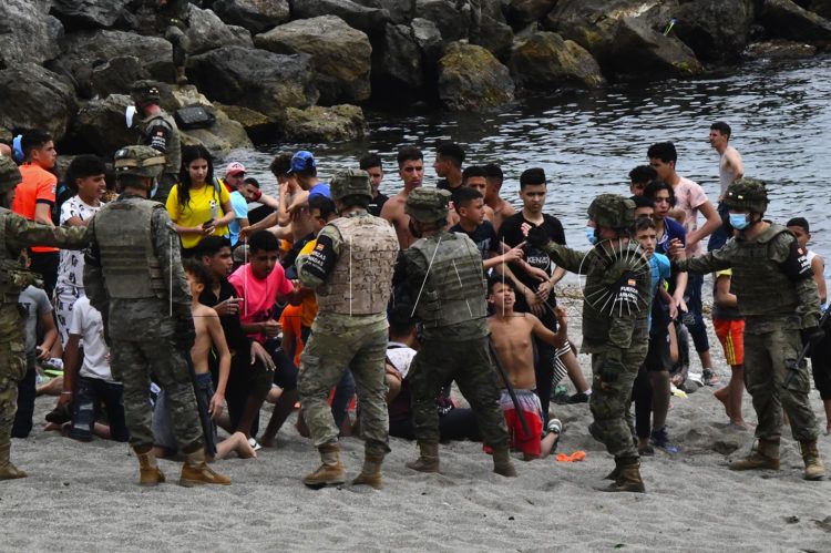 menores-entradas-masivas-mayo