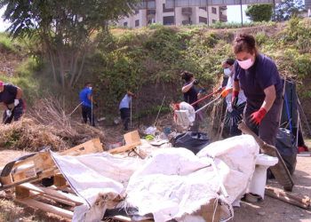 trabajadores-medio-ambiente-limpieza-21