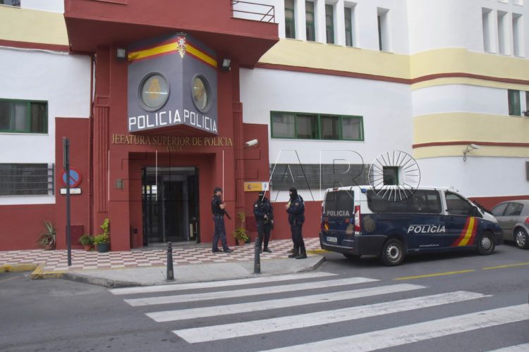agentes-policia-jefatura-superior