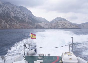 barco-bandera-islote