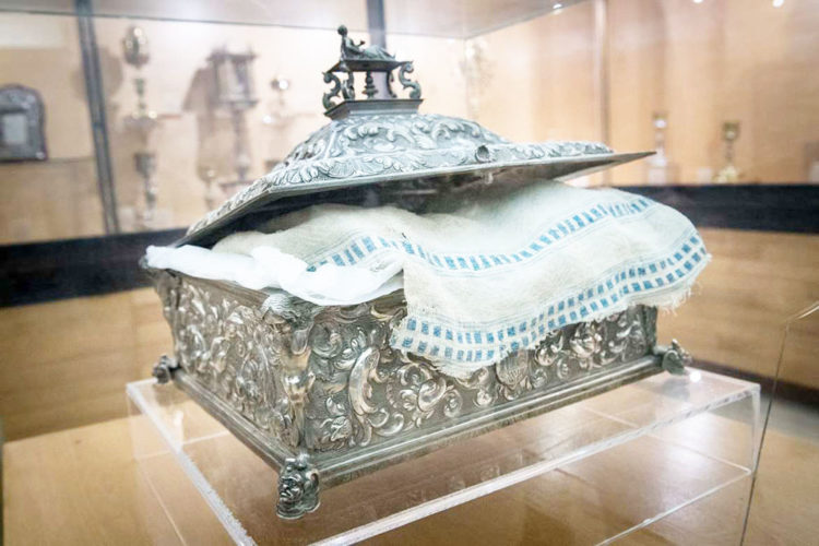 mantel-sagrado-coria-3