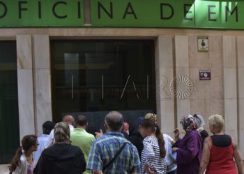 sepe-espera-gente-cola-inem