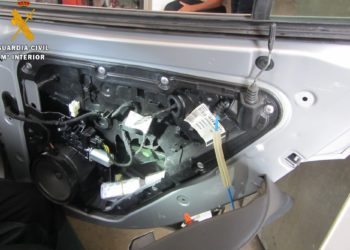 guardia-civil-pastillas-rivotril-coche