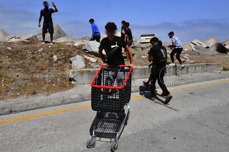 Menores (MENA ) en Ceuta, fuera de los cenytros de acogida