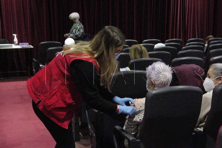 tercera-dosis-vacunacion-mayores18