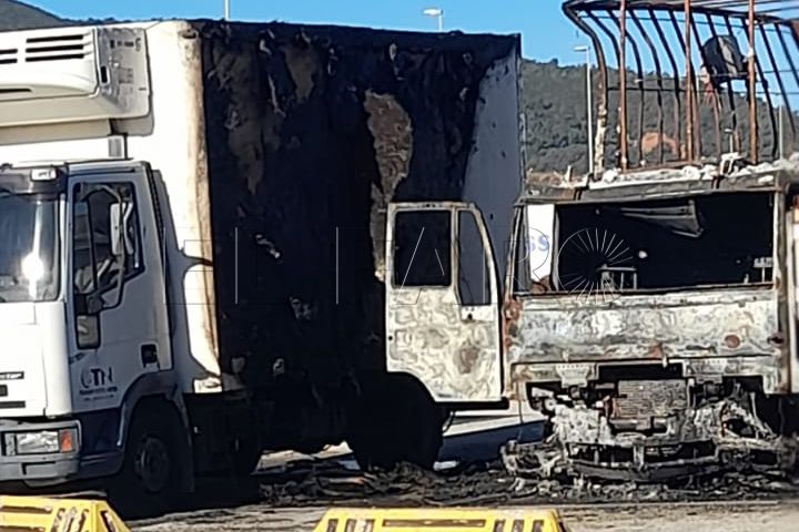 camiones-quemado-puerto-incendio