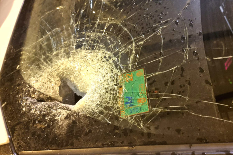 agresion-piedra-policia-local