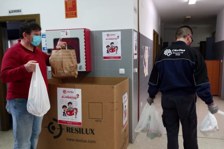 caritas-alimentos-navidad-4