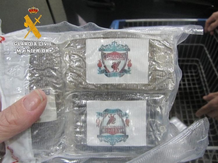 guardia-civil-hachis-liverpool-real-madrid