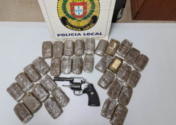 policia-local-drogas-principe-revolver