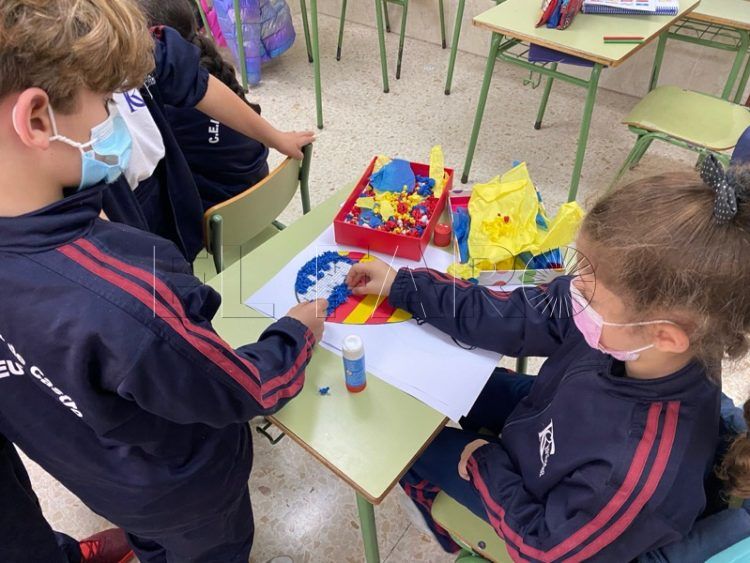 rosalia-castro-dia-constitucion-banderas-espana-012