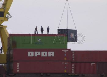 transporte-mercancias-puerto-001