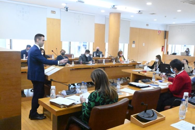 carlos-verdejo-kissy-chandiramani-pleno-presupuestos-2022-2