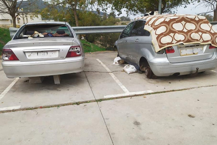 cementerio-coche-poblado-regulares