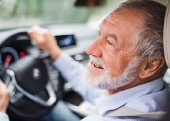 mayores-conduccion-autonoma-detalle