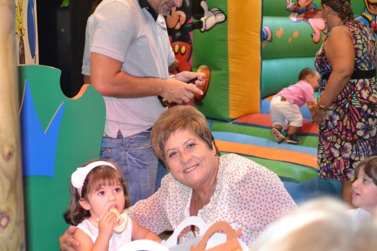 gracias-abuela-por-hacernos-felices