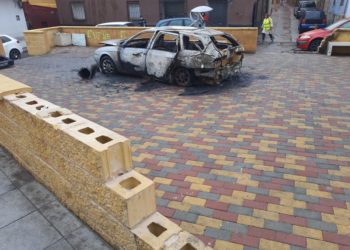 plaza-principe-coche-calcinado