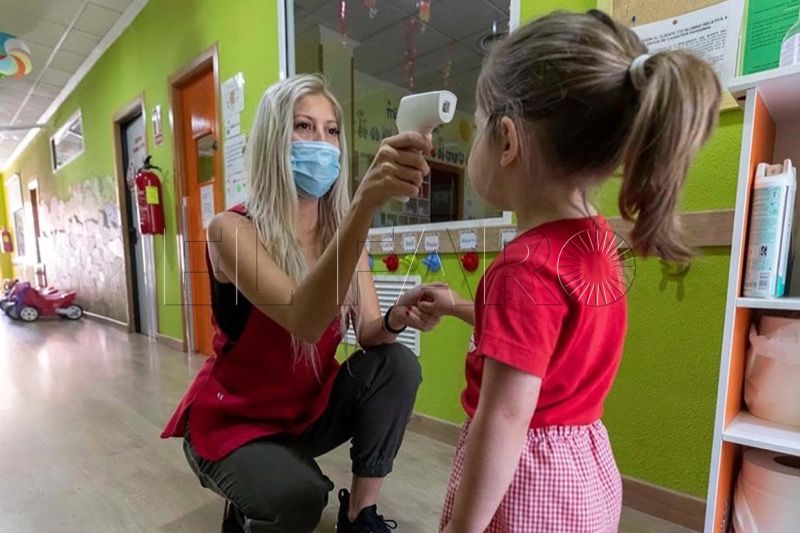 temperatura-colegio-coronavirus