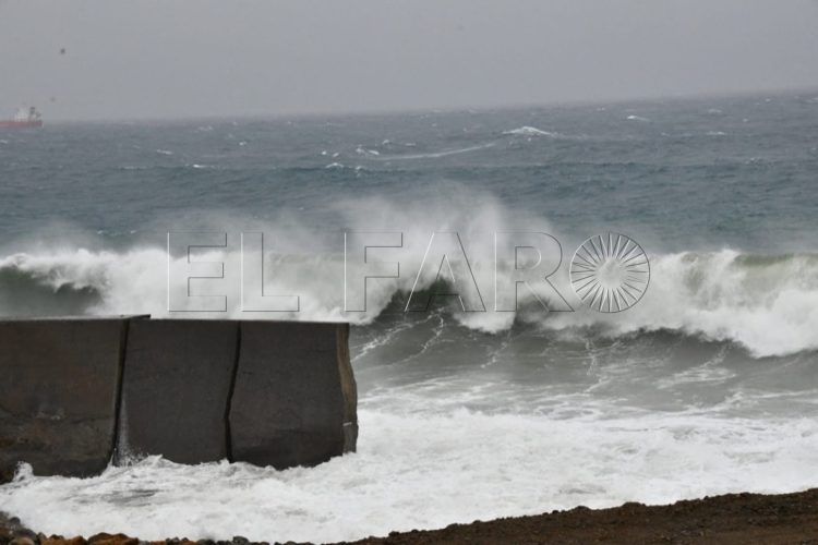 temporal-levante-estrecho-oleaje-002
