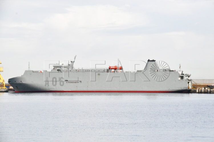 ceuta-recibe-ysabel-buque-armada-grande-campo-futbol-008