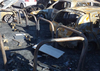 coches-calcinados-plazoleta-rosales1