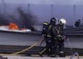 fuego-bomberos-lanchas-puerto-006