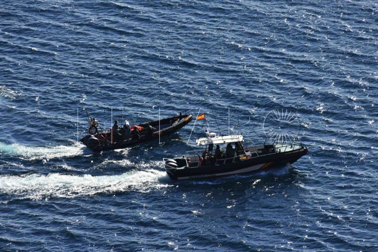 guardia-civil-lancha-narcotrafico-drogas