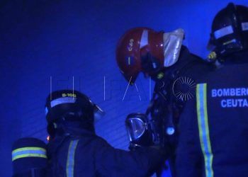 incendio-bomberos-calle-linares-edficio-calypso-009