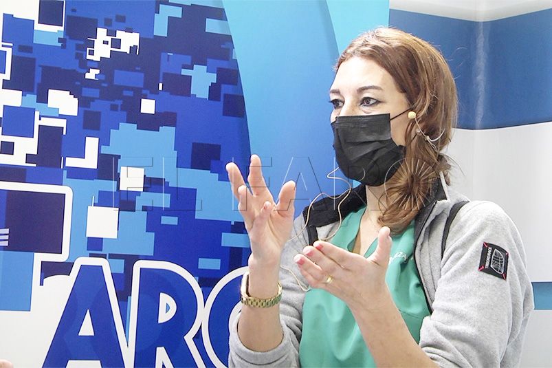 mujer-encontro-mil-euros-2