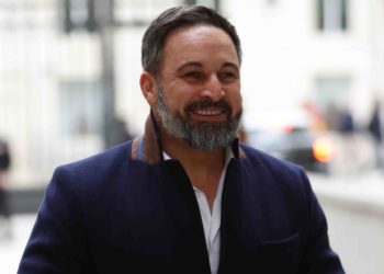 MADRID, 15/03/2022.- El líder de Vox, Santiago Abascal, durante el pleno del Congreso de los Diputados este martes en Madrid. EFE/Mariscal