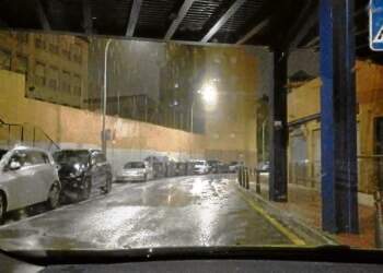 calle-lluvia-noche-opinion-andrez-gomez