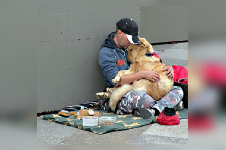 hombre-abrazo-perro