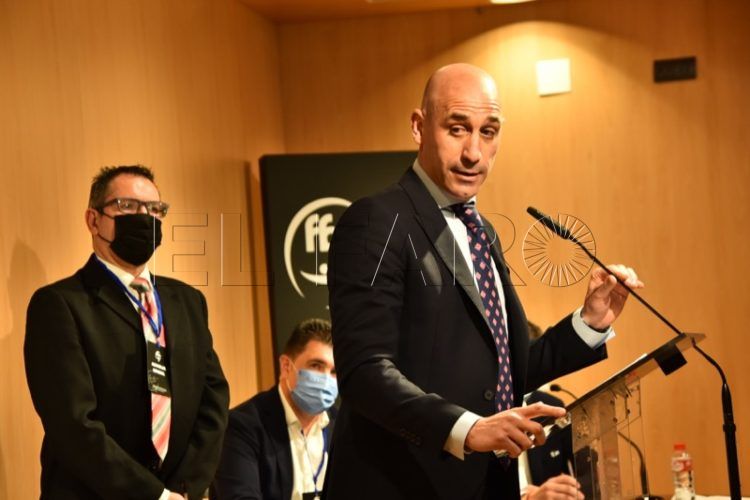 luis-rubiales-federacion-futbol-ceuta-vivas54