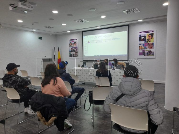 mujeres-progresistas-homenaje-8m-biblioteca-004