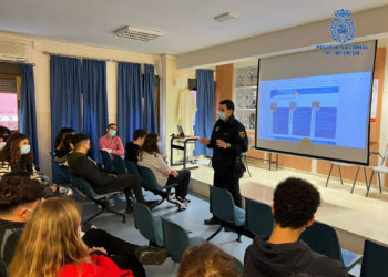 policia-nacional-charla-san-agustin-1