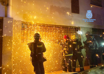 policia-nacional-incendio-reina-001