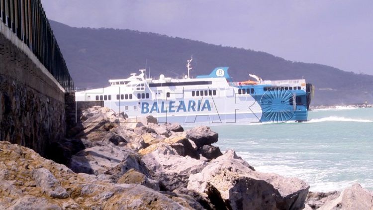 barco-avemar-dos-entrada-puerto-ceuta-008