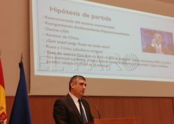 charla-uned-1
